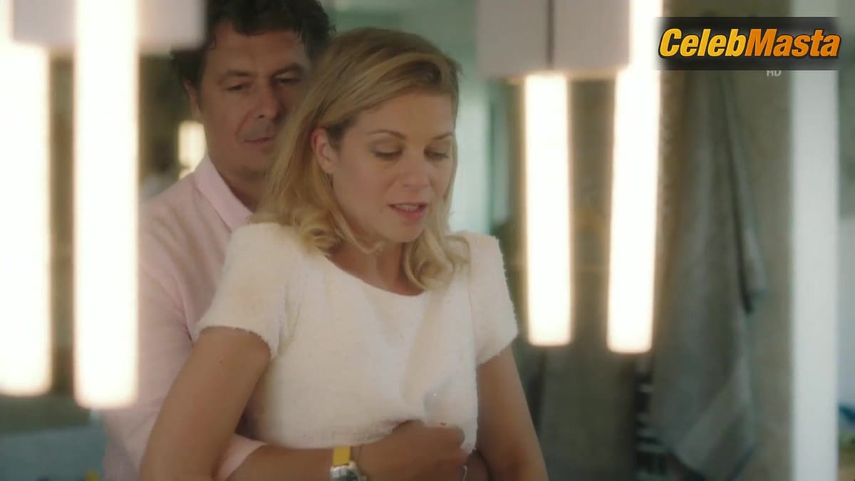 Hilde Dalik's Sexy Scene in Vorstadtweiber