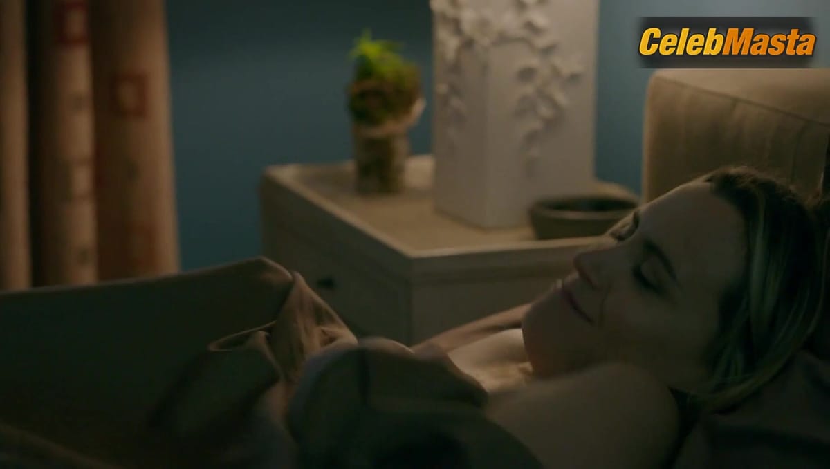 Taylor Schilling and Monica Rae Summers Gonzalez's Lesbian, Tits Scene in Orange Is The New Black