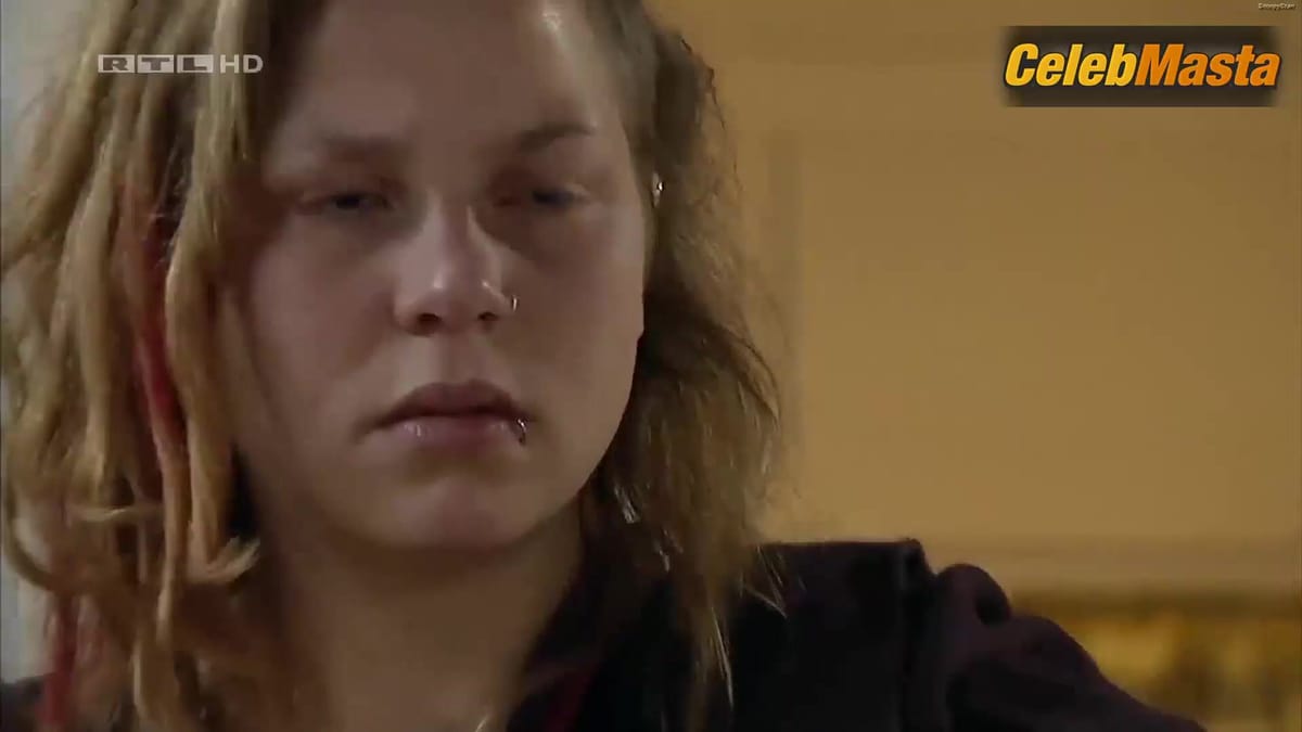 Iris Mareike Steen Flaunts Sex Scene in Gute Zeiten, Schlechte Zeiten