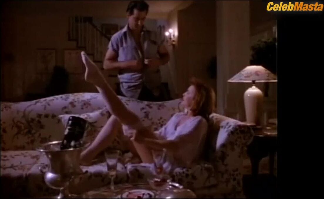 Faye Grant Shows Her Boobs Scene in Tales From The Crypt