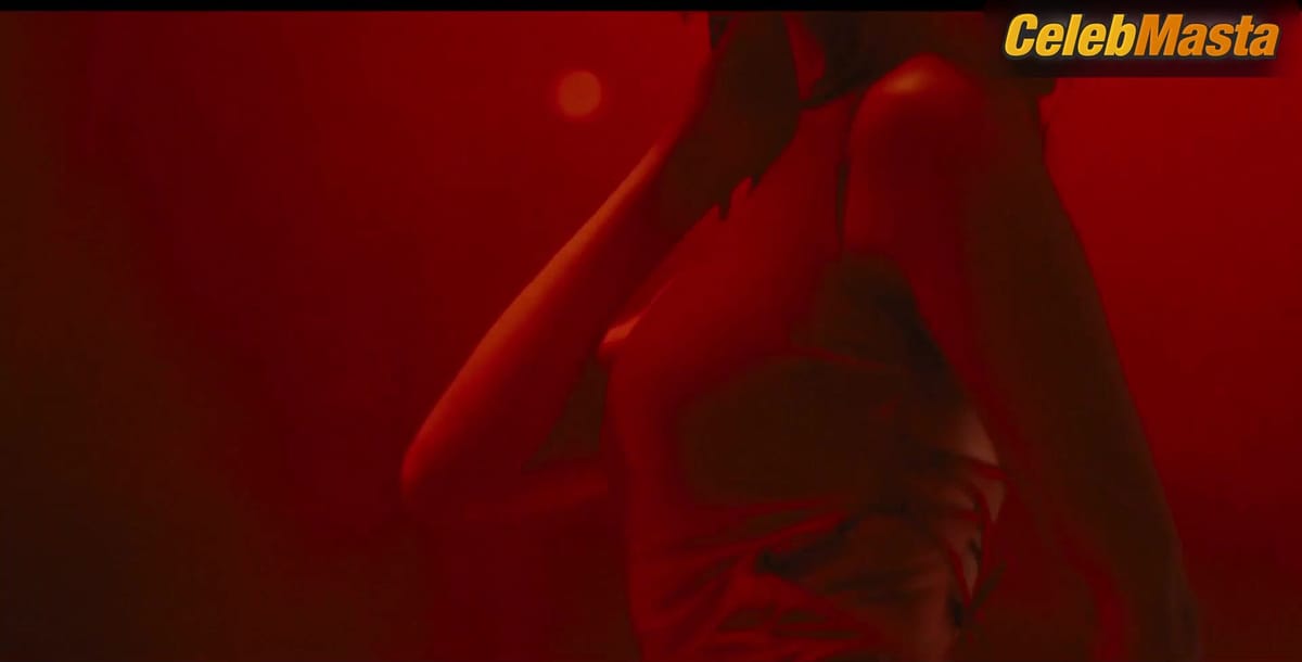 Elizaveta Neretin nude/sexy scene in Mayor Of Kingstown