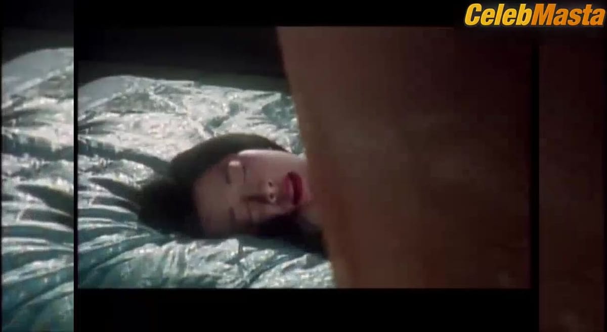 Hitoe Ootake Boobs Scene in Manji Mai 3 I Will Let You Go Paradise Jodo