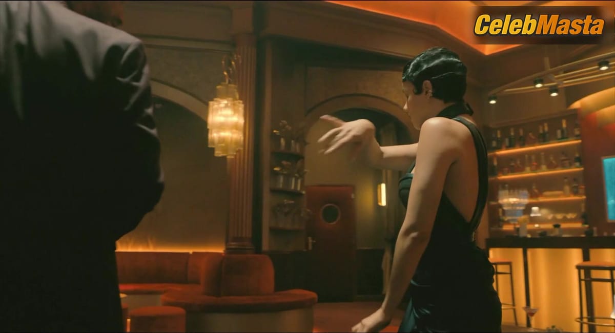 Diana Silvers and Nathalie Emmanuel's Underwear Scene in The Killer