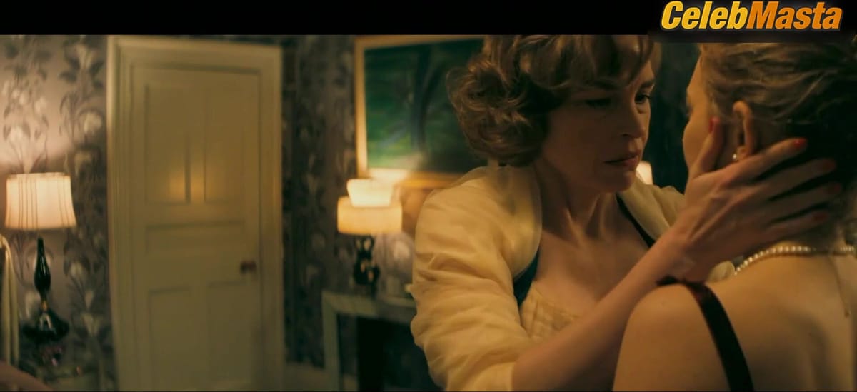 Imogen Poots and Nina Hoss's Lesbian Sex Scene in Hedda