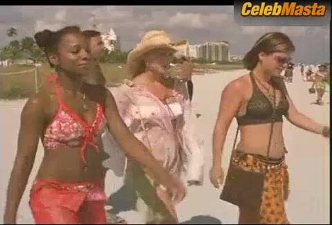 Anika Noni Rose's Bikini Scene in From Justin To Kelly