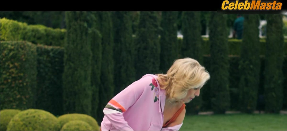 June Diane Raphael's Swimsuit Scene in The High Note