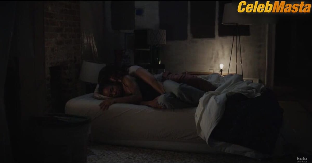 Lisa Gay Hamilton and Tracie Thoms' Lesbian Sex Scene in The First