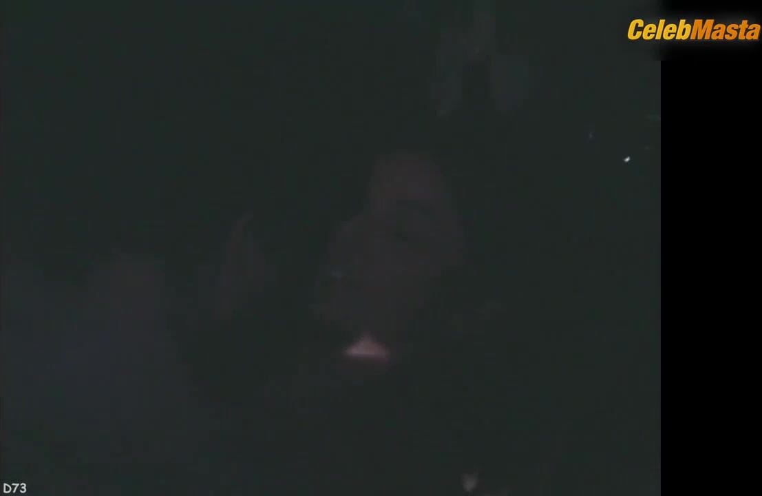Tahnee Welch's Tits Scene from Night Train To Venice