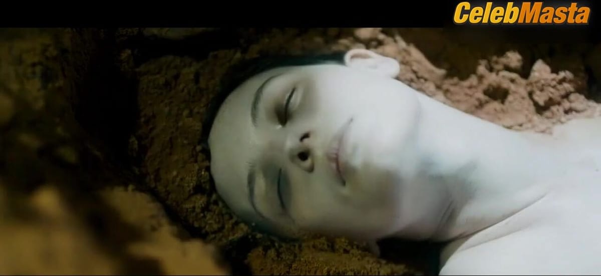 Olwen Catherine Kelly Bares All in Nude Scene in The Autopsy Of Jane Doe