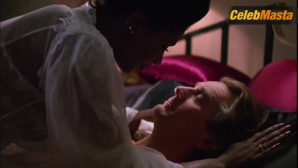 Sheryl Lee Ralph's Sexy Scene from Mistress