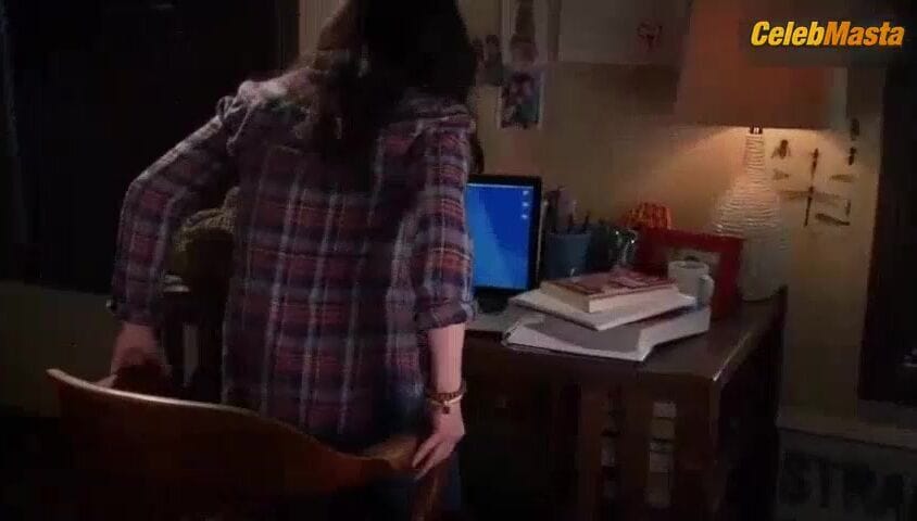 Ashley Rickards Shows Sexy Scene in Awkward.