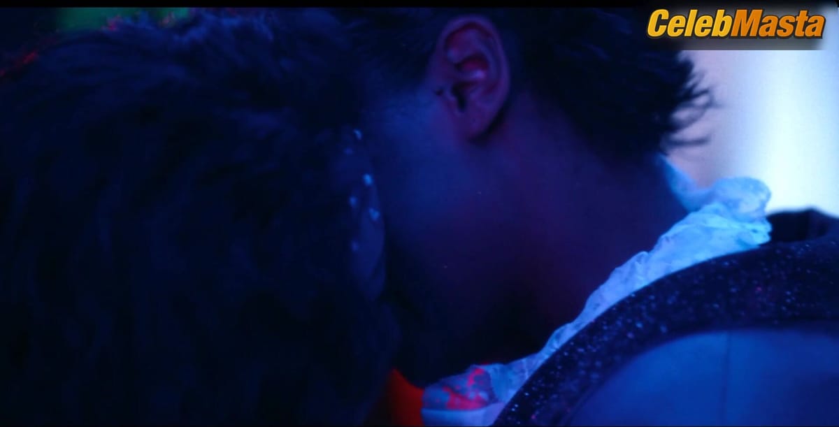 Sophie Wilde and Jessie Mae Alonzo's Lesbian Sex Scene in Everything Now