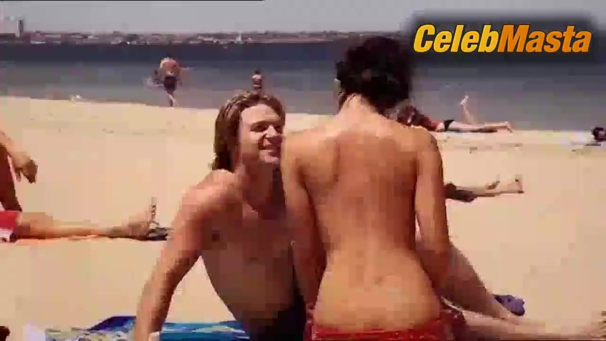 Peta Sergeant Bares Booty, Boobs Scene in Last Man Standing