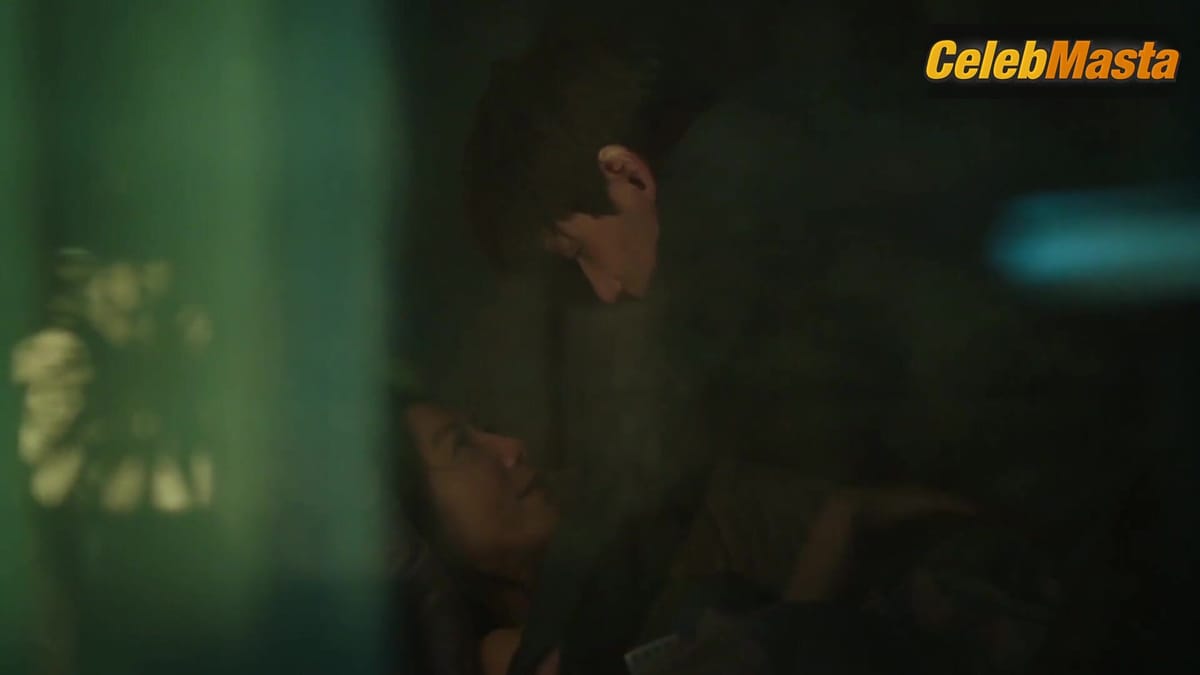 Kim Hee Ae Shows Sexy Scene in The World Of The Married