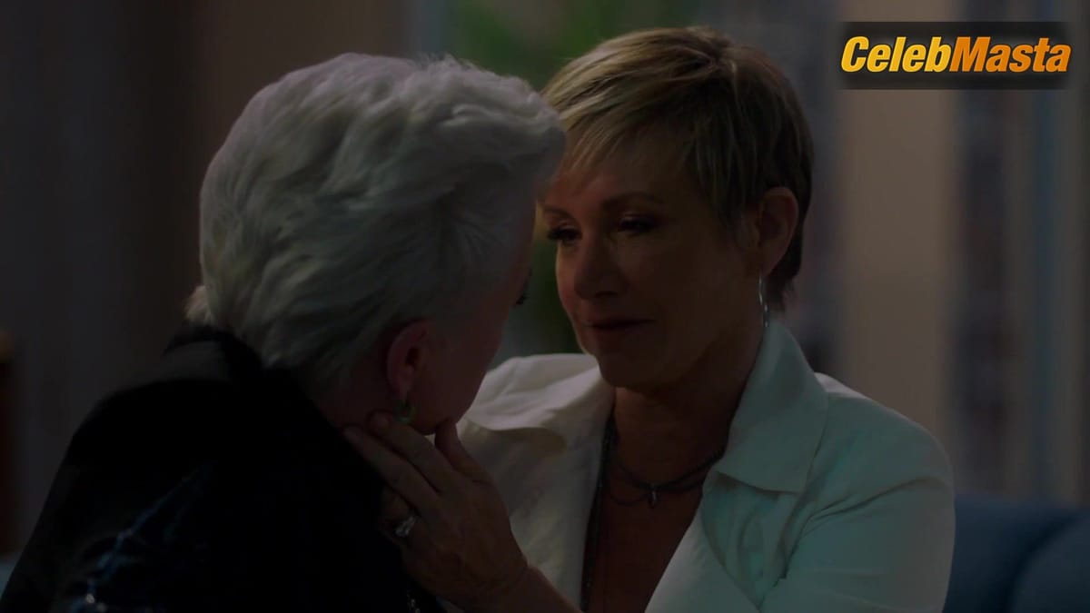 Gabrielle Carteris and Christine Elise's Lesbian Scene in Bh90210