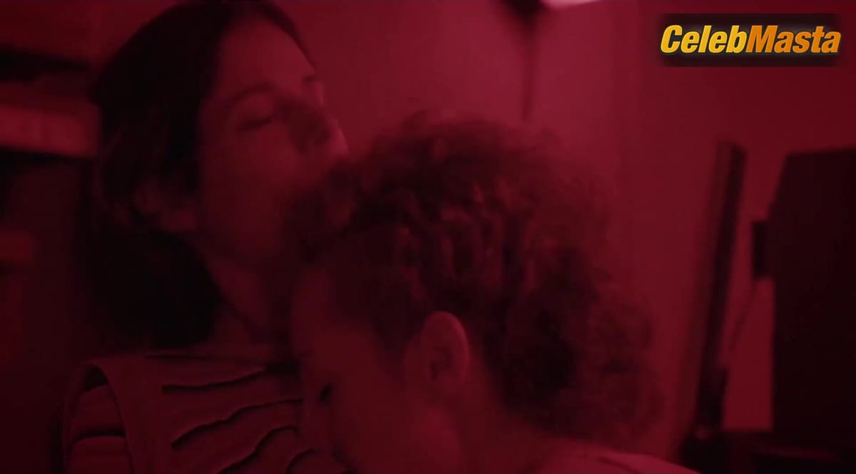Aura Garrido and Rebeca Sala's Lesbian Sex Scene in Amanece
