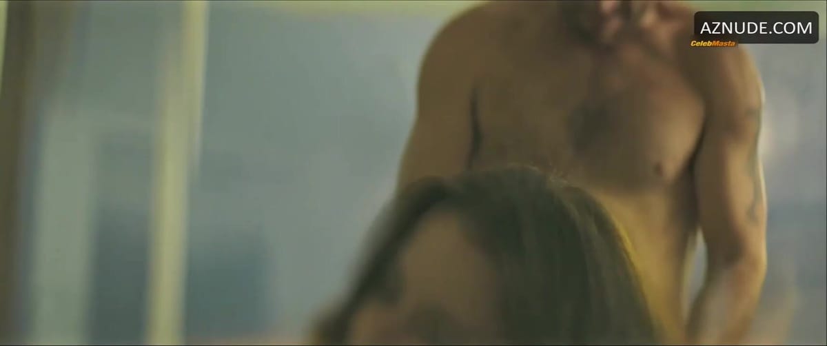 Ashleigh Cummings Shows Tits, Underwear Scene in Run