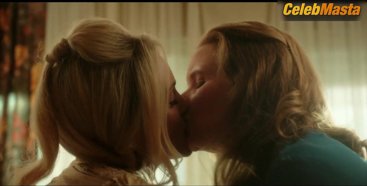 Jessica Lowe and Lennon Parham's Lesbian Scene in Minx