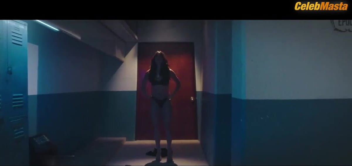 Barbara De Regil's Swimsuit Scene in Ni Tu Ni Yo