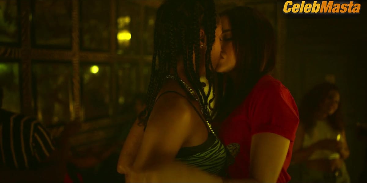 Jasmine Jobson and Elizabeth Tan's Lesbian Scene in Top Boy