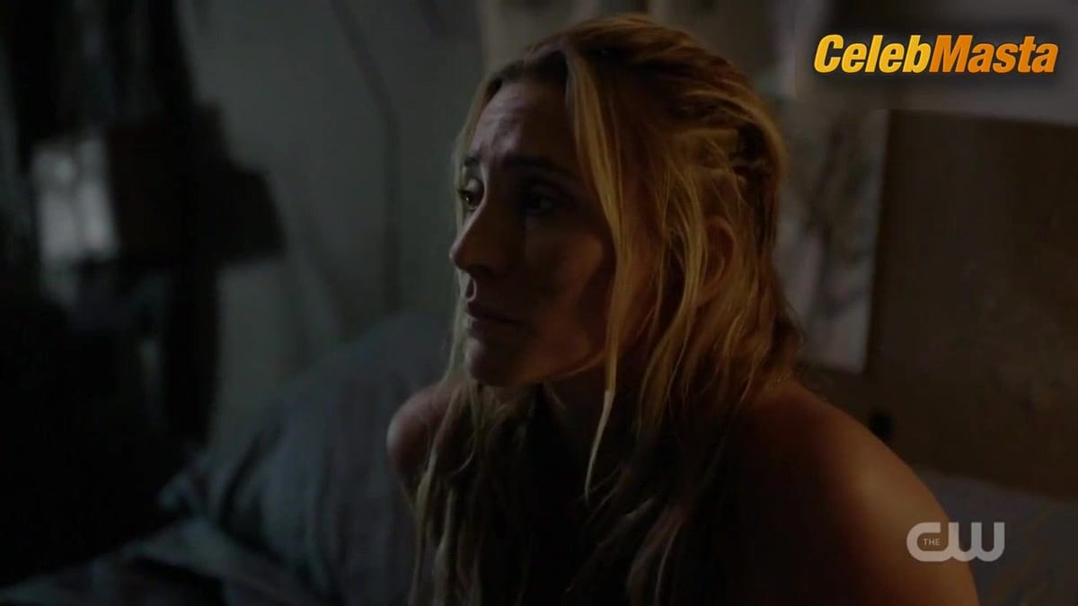 Eliza Taylor and Jessica Harmon's Lesbian Sex Scene in The 100