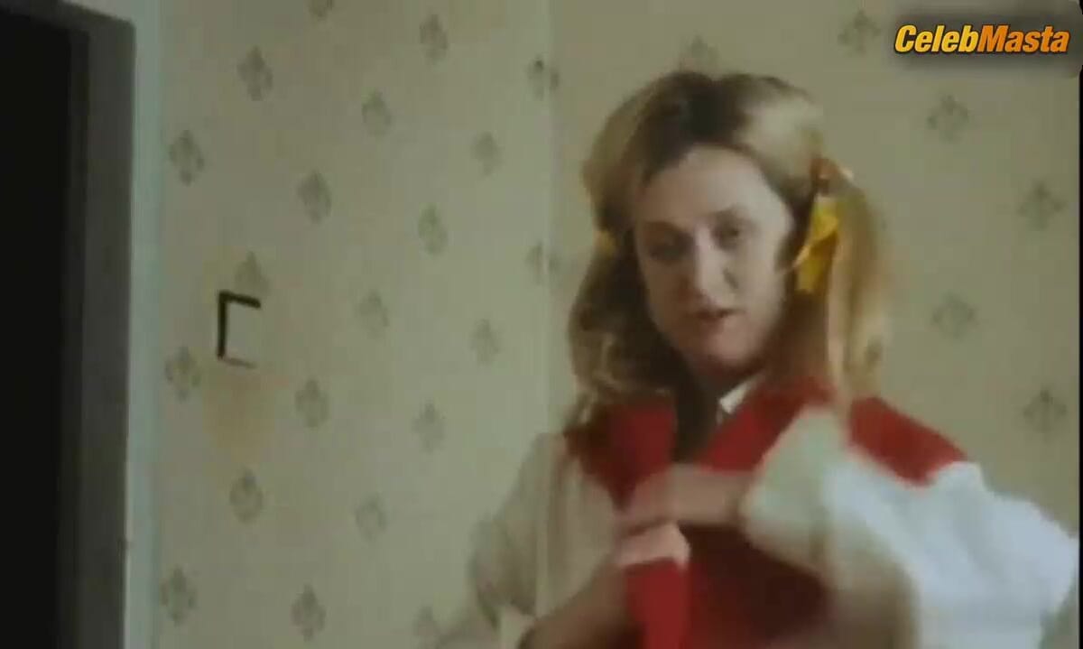 Anna Mikhalkova's Sex Scene from Svyaz
