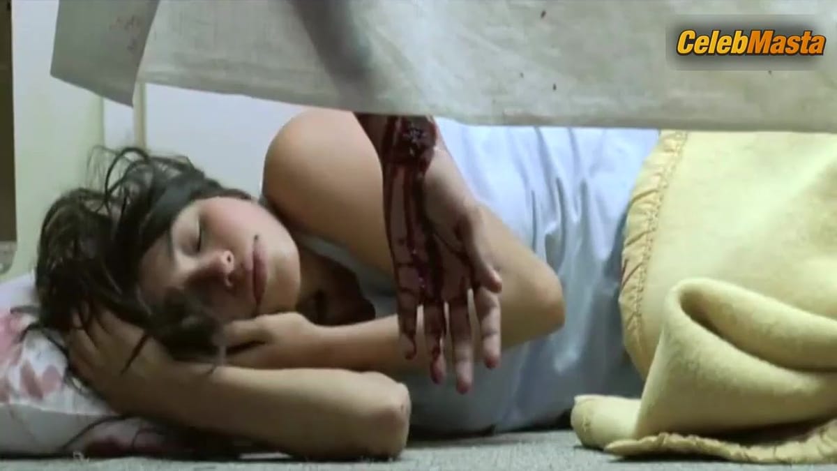 Iazua Larios Tits Scene from Maquina
