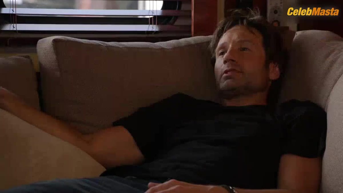 Sarah Power Bares Boobs Scene in Californication