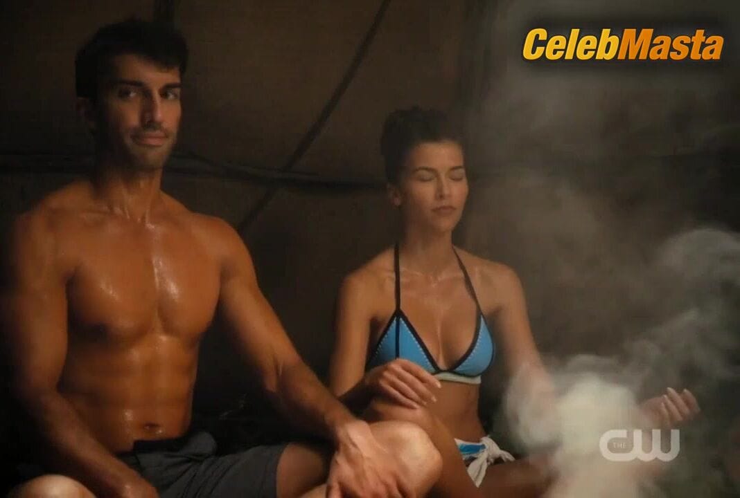 Sofia Pernas Swimsuit Scene in Jane The Virgin