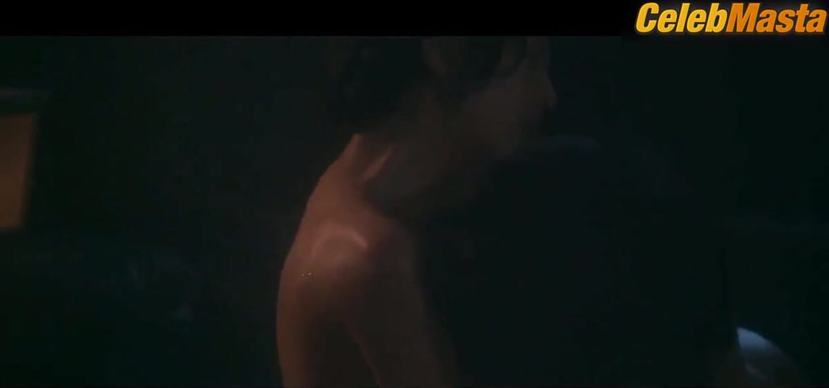 Kiki Sugino Boobs Scene in Yuki Onna