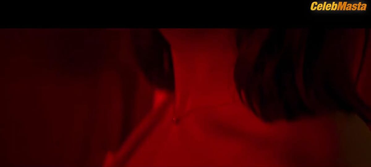 Yuliya Khlynina Tits Scene from Selfi