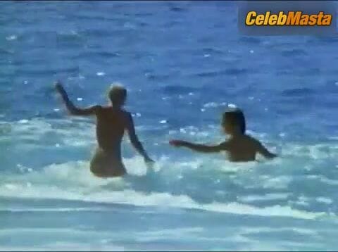 Mimsy Farmer's Tits and Bush Scene in Road To Salina