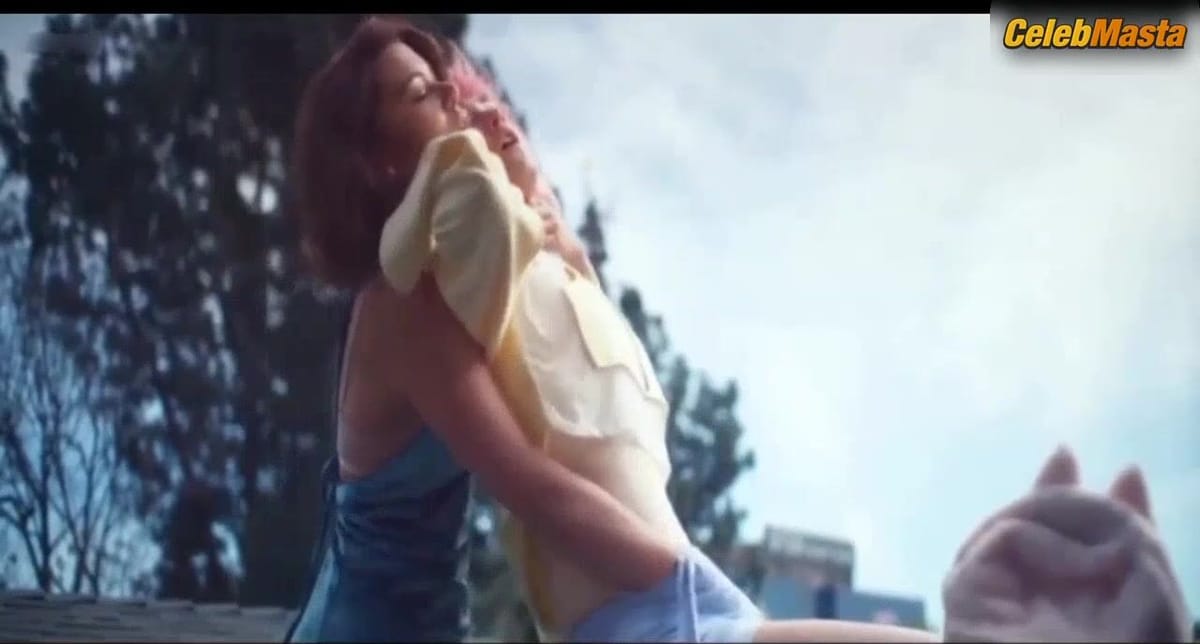 Montana Manning and Madison Lawlor's Lesbian Scene in Daddy Issues