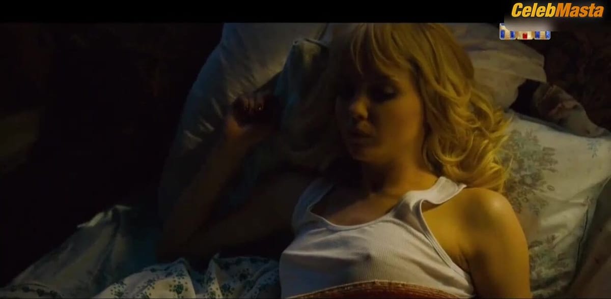 Yuliya Khlynina Tits Scene from Zakon Kamennykh Dzhungley