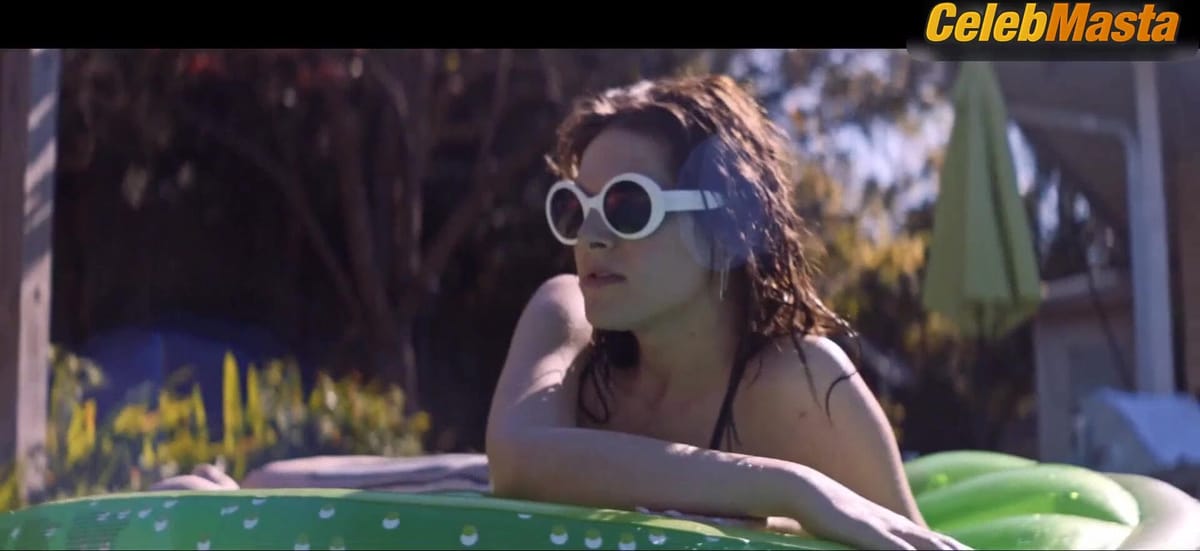 Hari Nef, Odessa Young and Abra's Swimsuit Scene in Assassination Nation
