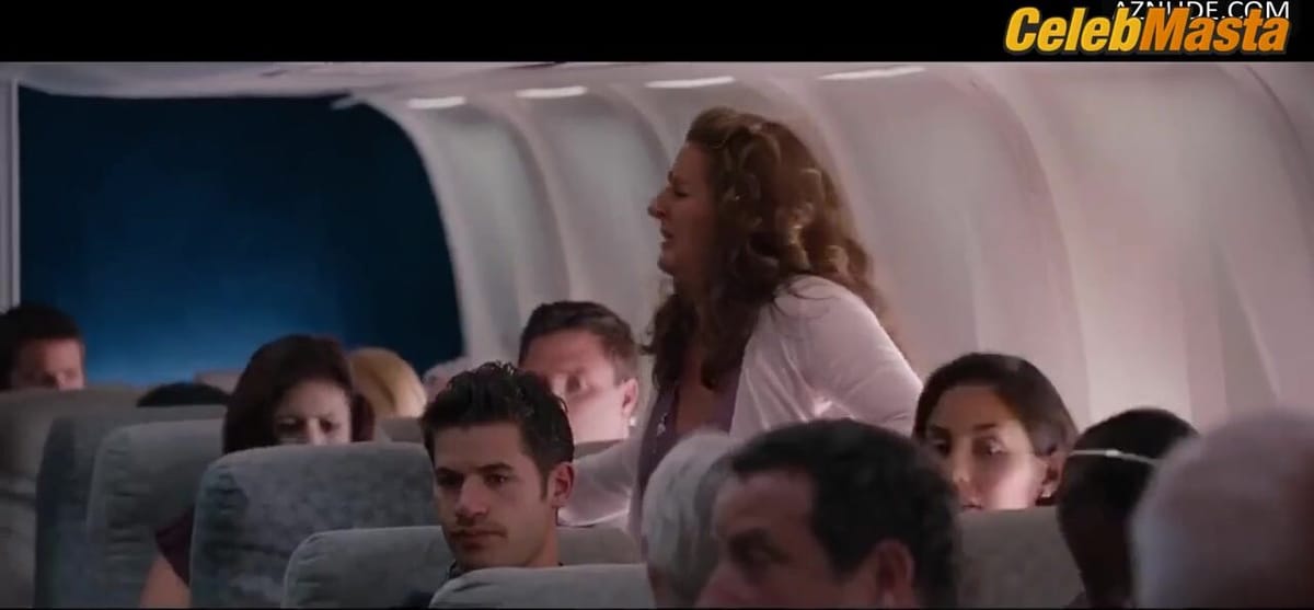 Ellie Kemper and Wendi Mclendon-covey's Lesbian Scene in Bridesmaids