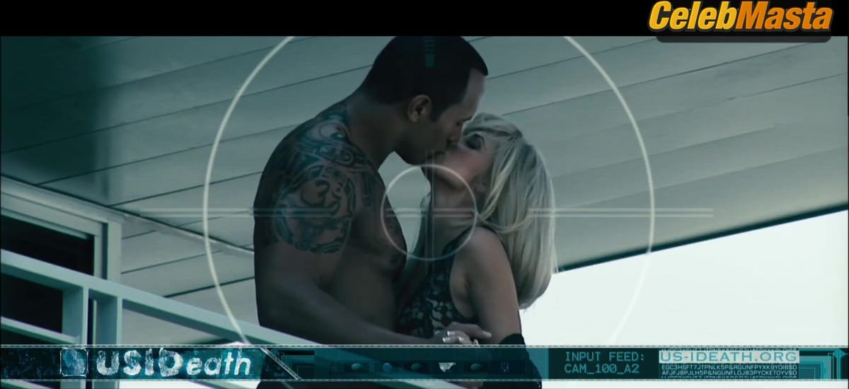 Sarah Michelle Gellar Flaunts Underwear Scene in Southland Tales