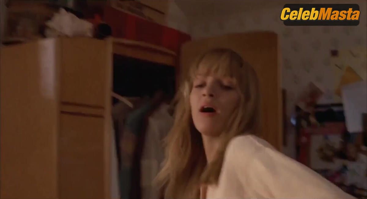 Uma Thurman Flaunts Sexy Scene in Johnny Be Good