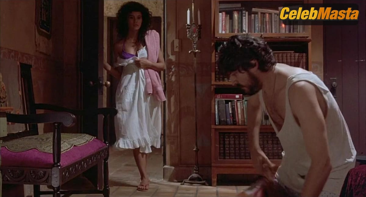 Marisa Tomei in The Perez Family