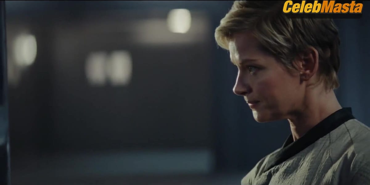 Gretchen Mol Sexy Scene from Nightflyers