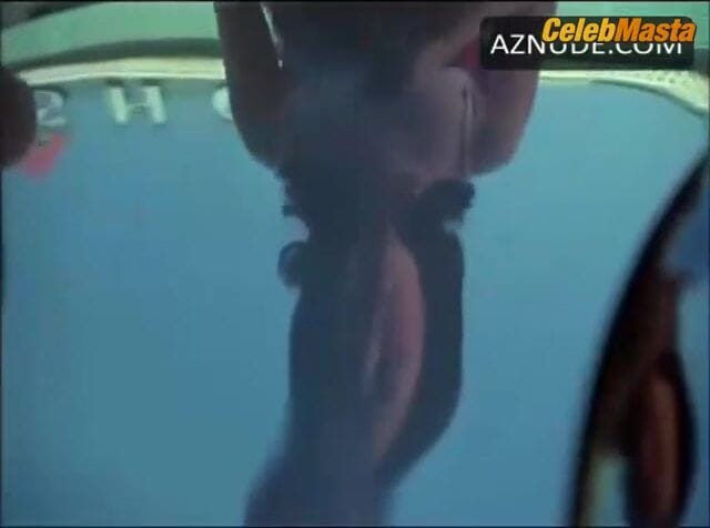 Rose McGowan Steamy Scene in Jawbreaker
