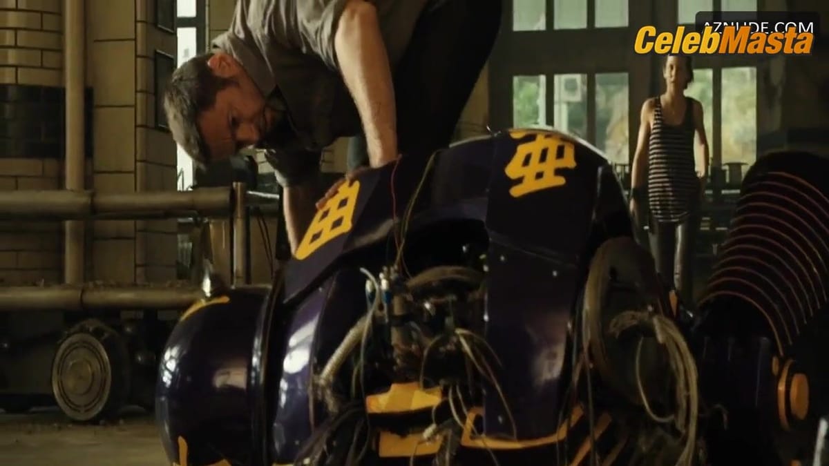 Evangeline Lilly's Hot Scene in Real Steel