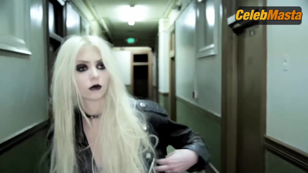 Taylor Momsen, Chelsea Debo, Jenna Haze and Caitlin O'connor Tits, Ass Scene from The Pretty Reckless My Medicine