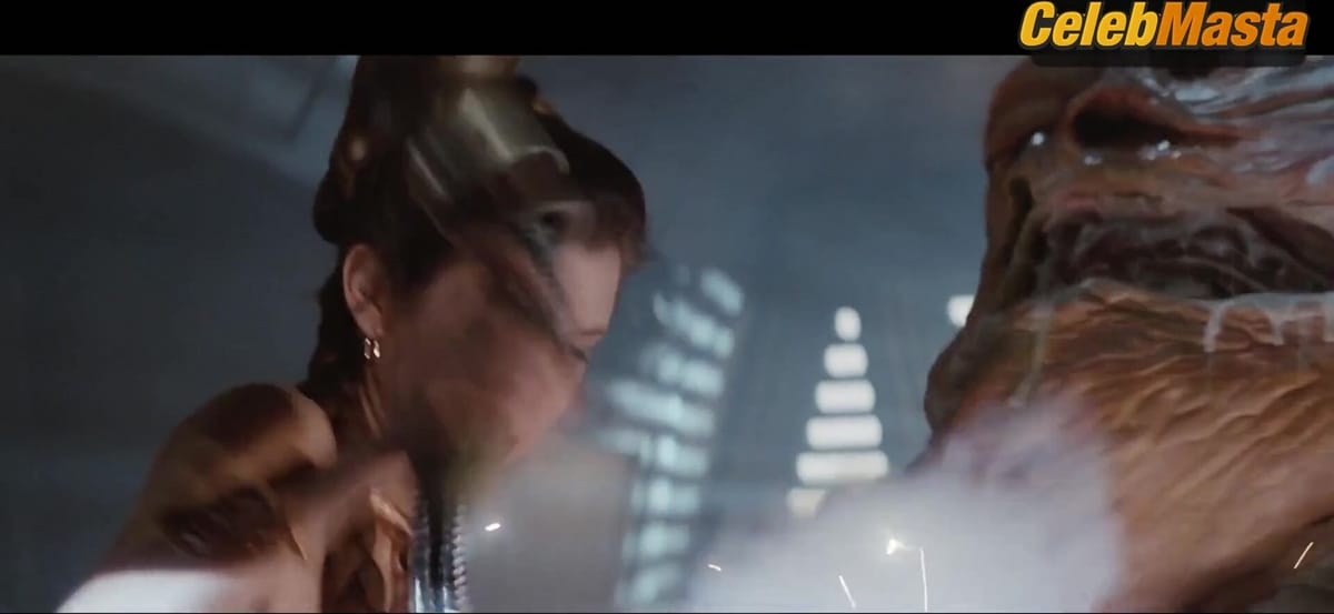 Carrie Fisher Flaunts Sexy Scene in Return Of The Jedi