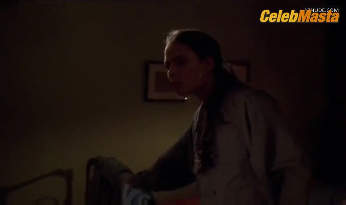 Jordana Brewster's Sexy Scene from The Fast And The Furious
