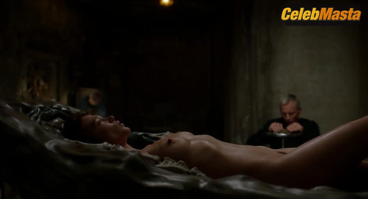 Lea Seydoux in Crimes Of The Future (2022)