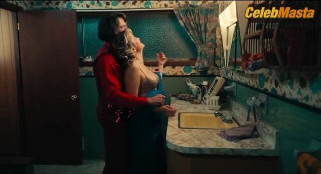 Kate Hudson's Underwear Scene in Song Sung Blue
