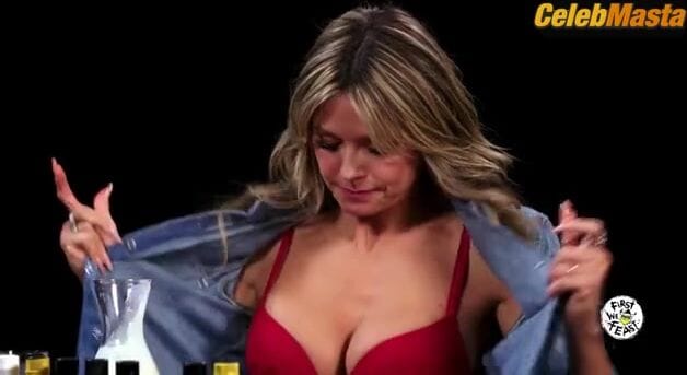 Heidi Klum in Hot Ones (2015)