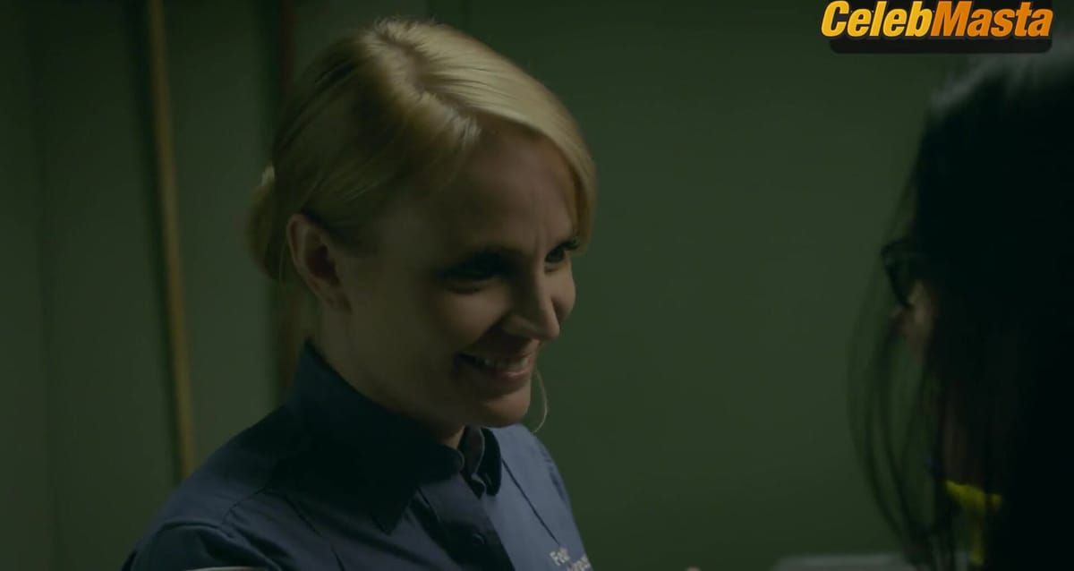 Laura Prepon and Emily Tarver's Lesbian Underwear Scene in Orange Is The New Black