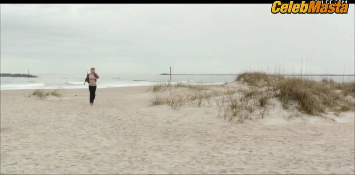 Kristen Bell Reveals Sexy Scene in Stuck In Love